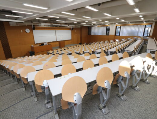 都心にキャンパスを構える大学（東洋学園大学）
